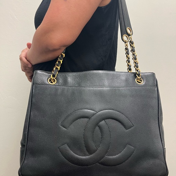 ❌SOLD❌Timeless Coco Chanel Tote - Picture 13 of 16